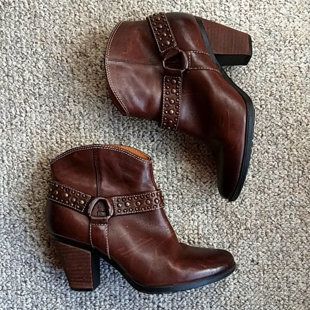 “Soft brand,  biker stacked wood heel ankle boot.